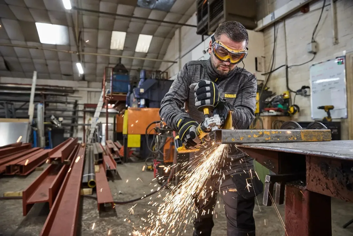 DeWalt aku kutna brusilica DCG404NT 18 V — 125 mm, lopatasti prekidač, bez baterije — slika 4 od 6