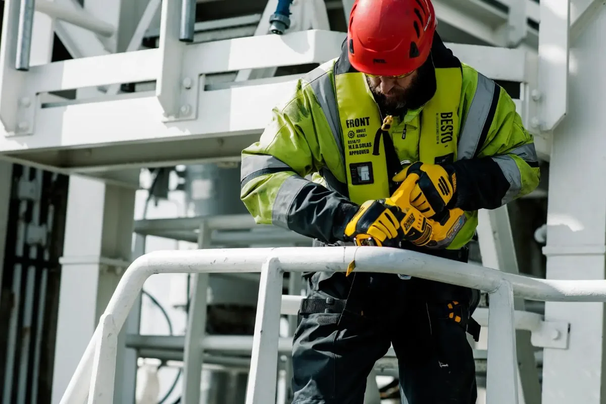 DeWalt aku kompaktna sabljasta pila DCS367H2T 18 V — 2 × 5,0 Ah POWERSTACK — slika 4 od 6