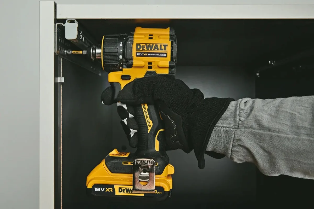 DeWalt aku bušilica-odvijač DCD803NT 18 V — 4 izmjenjive glave, bez baterije — slika 3 od 6