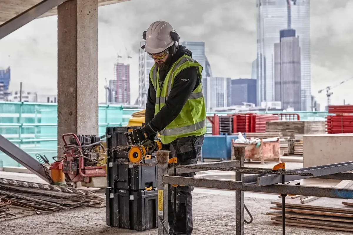 DeWalt aku kutna brusilica DCG418N FLEXVOLT 54 V — 125 mm, bez baterije, karton — slika 4 od 6