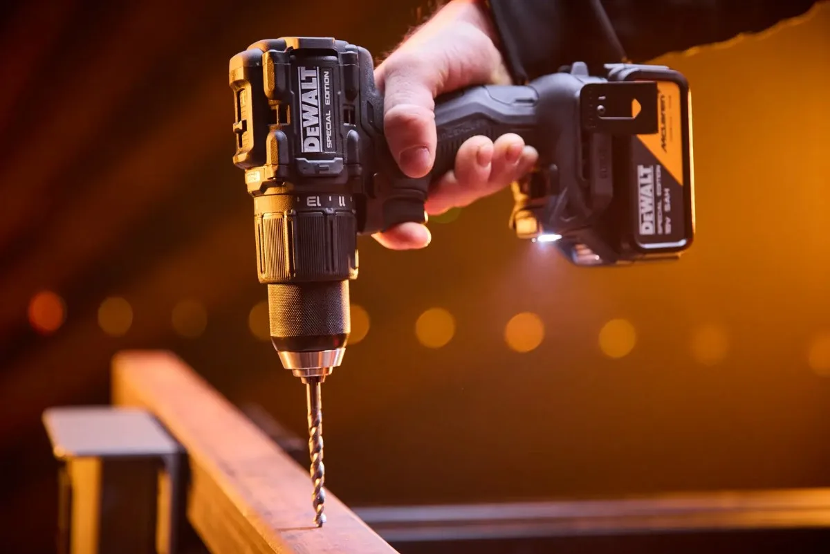 DeWalt x McLaren aku set DCK2223MP2T 18 V — DCD86M + DCG45M, 2 × 5,0 Ah — slika 5 od 6