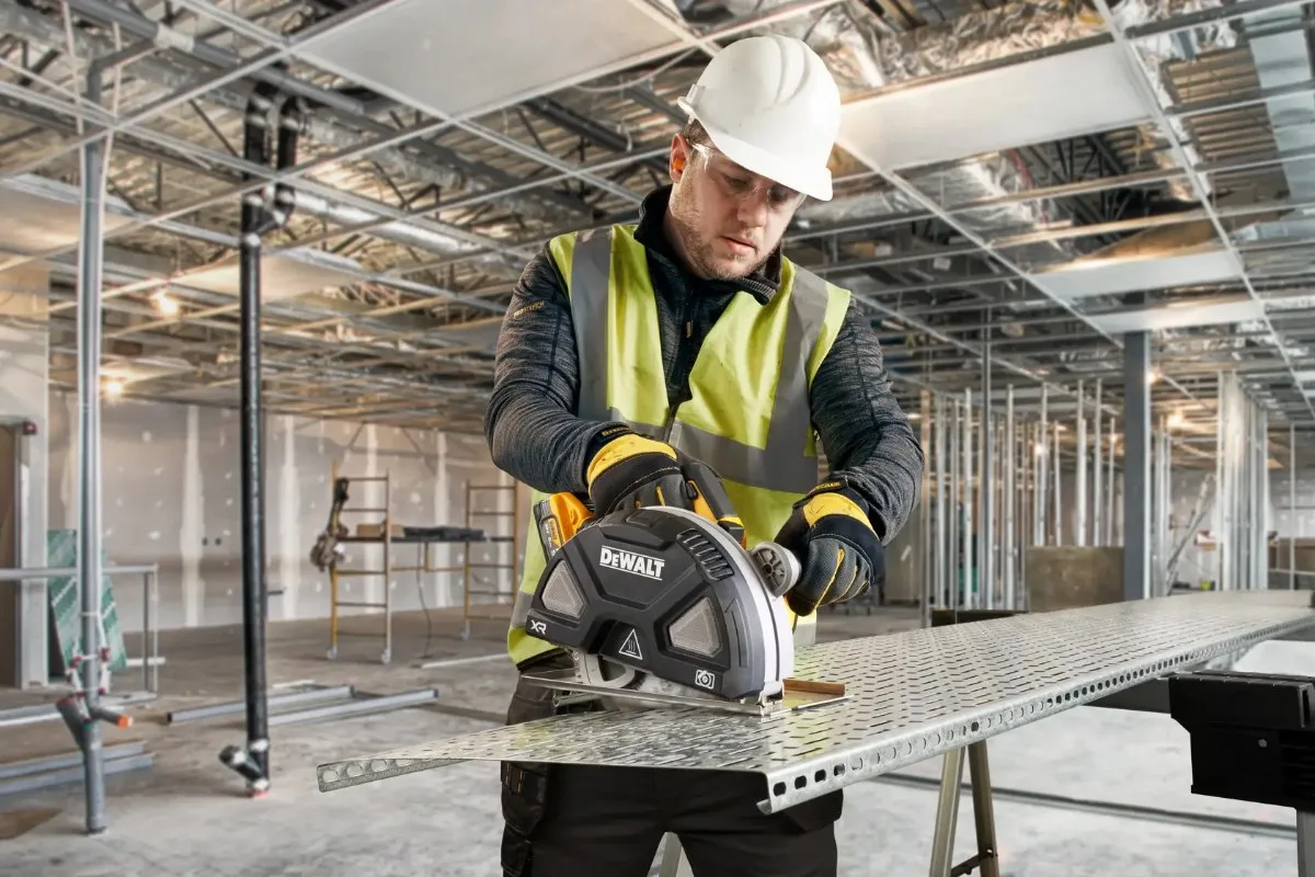 DeWalt aku kružna pila za metal DCS383H2 18 V XR — 184 mm, 2 × 5,0 Ah POWERSTACK — slika 4 od 6