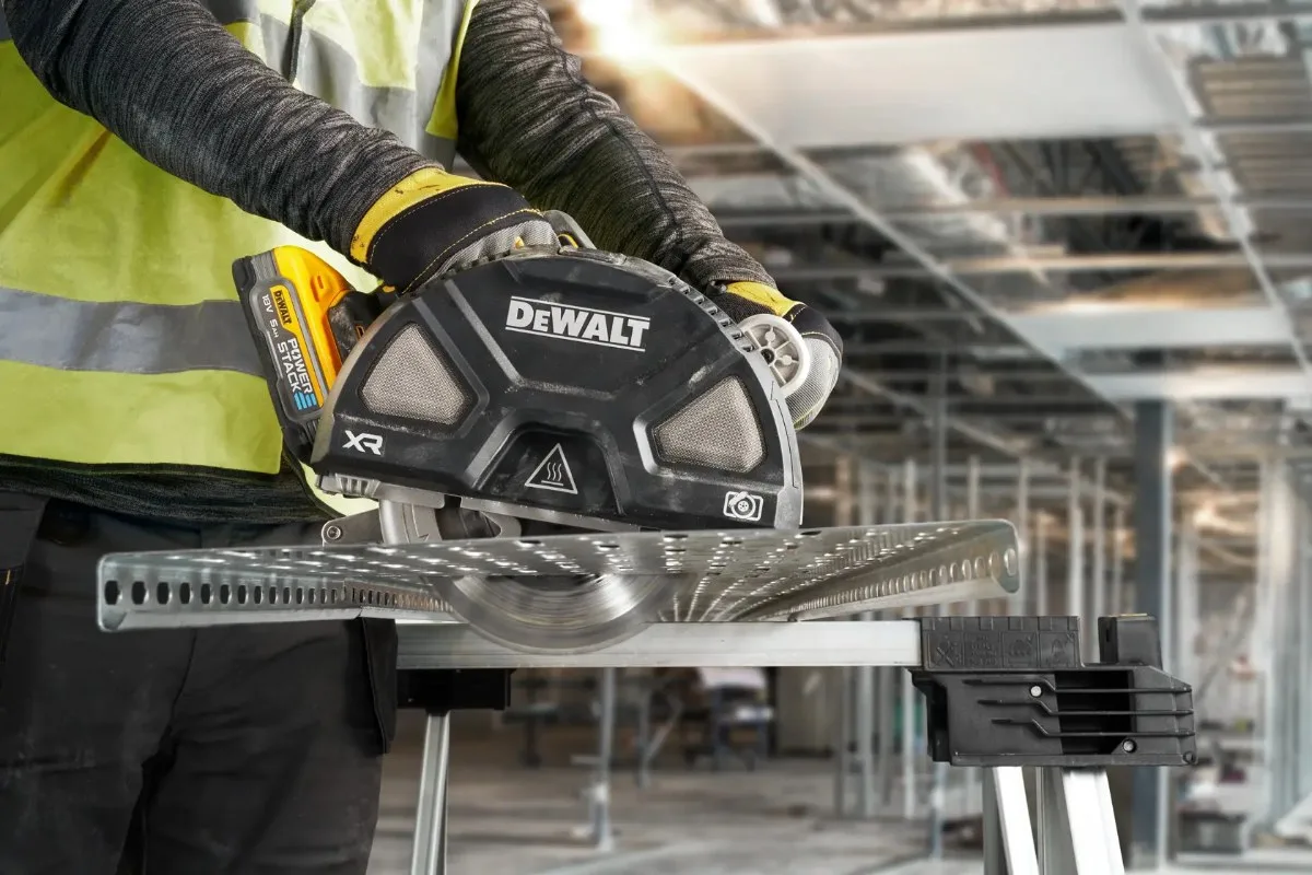 DeWalt aku kružna pila za metal DCS383H2 18 V XR — 184 mm, 2 × 5,0 Ah POWERSTACK — slika 5 od 6