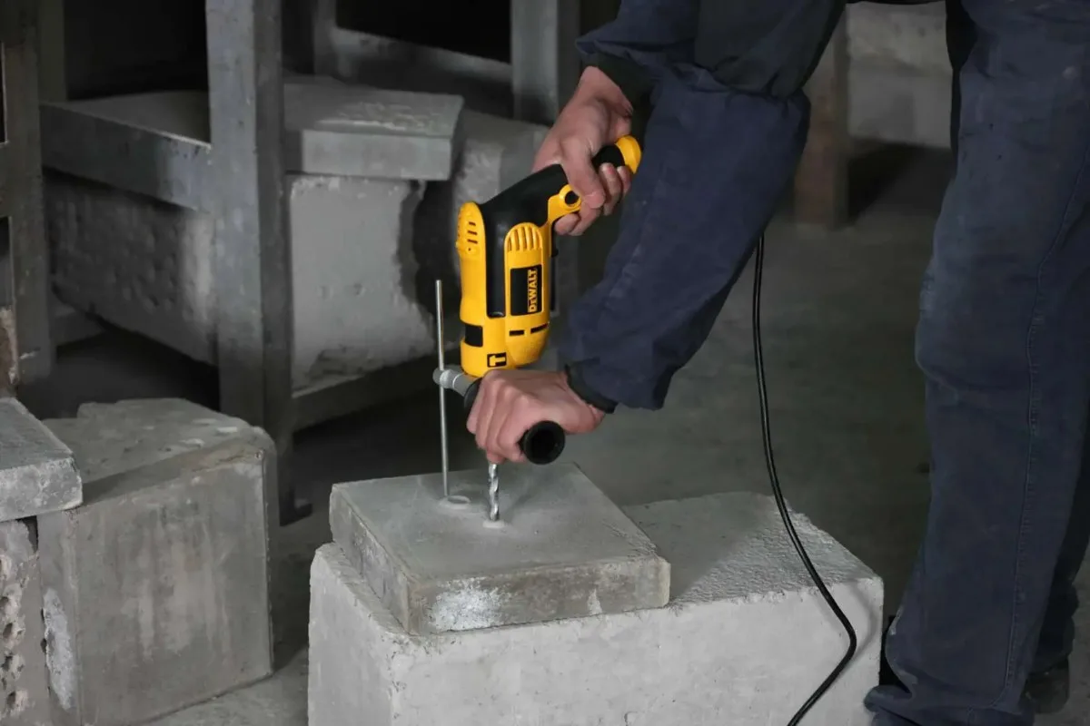 DeWalt bušilica DWD024 — 700 W — slika 5 od 6