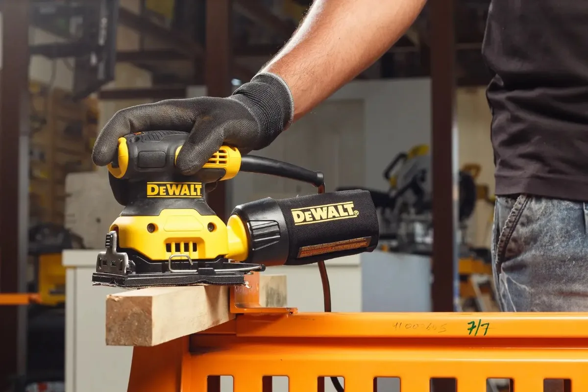 DeWalt vibracijska brusilica DWE6411 — 230 W — slika 5 od 6