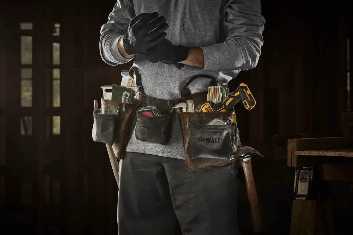 DeWalt kožni pojas za alat DWST50112-1 — 11 džepova — slika 3 od 3