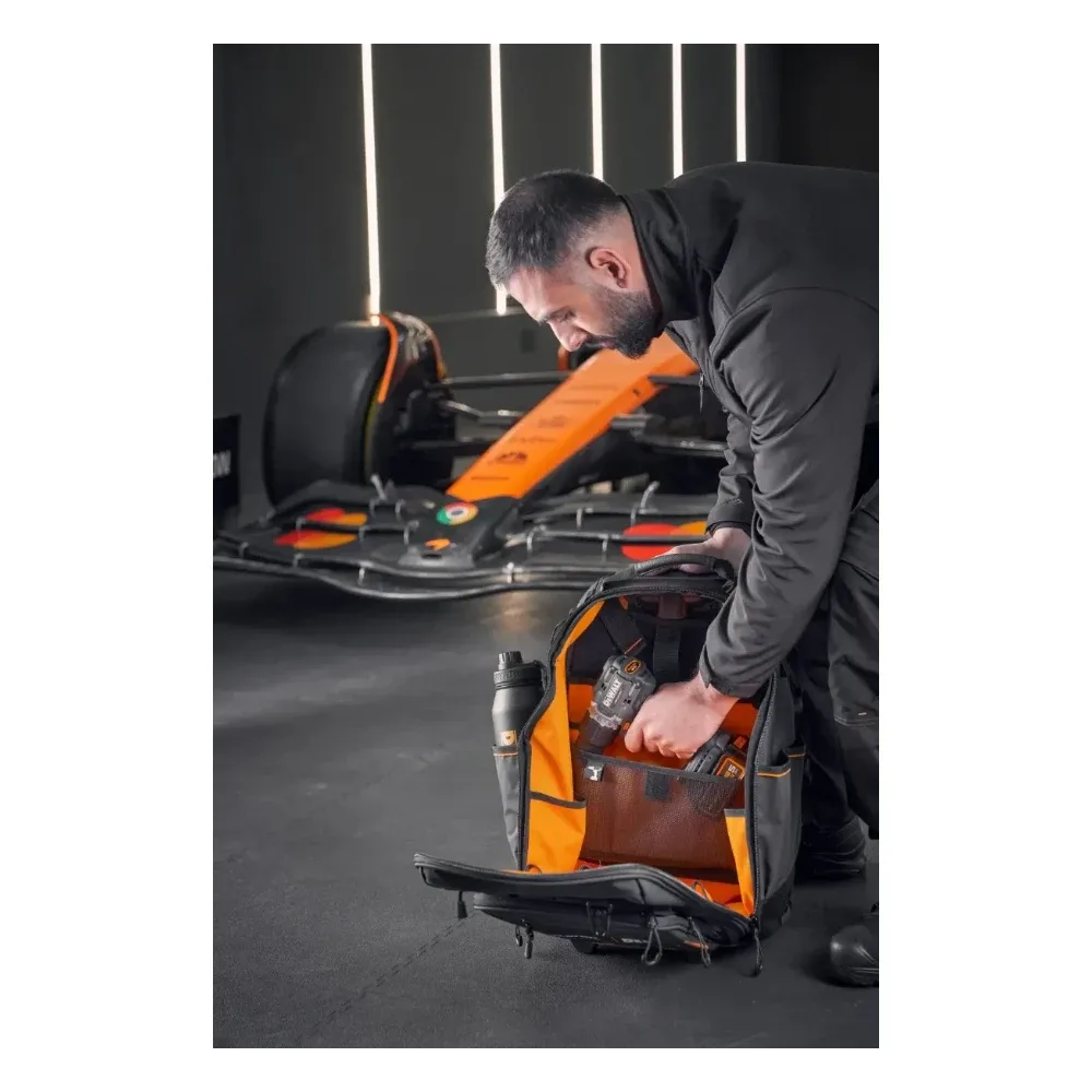 DeWalt x McLaren ruksak za alat s kotačima DWST60101-9 — slika 5 od 5