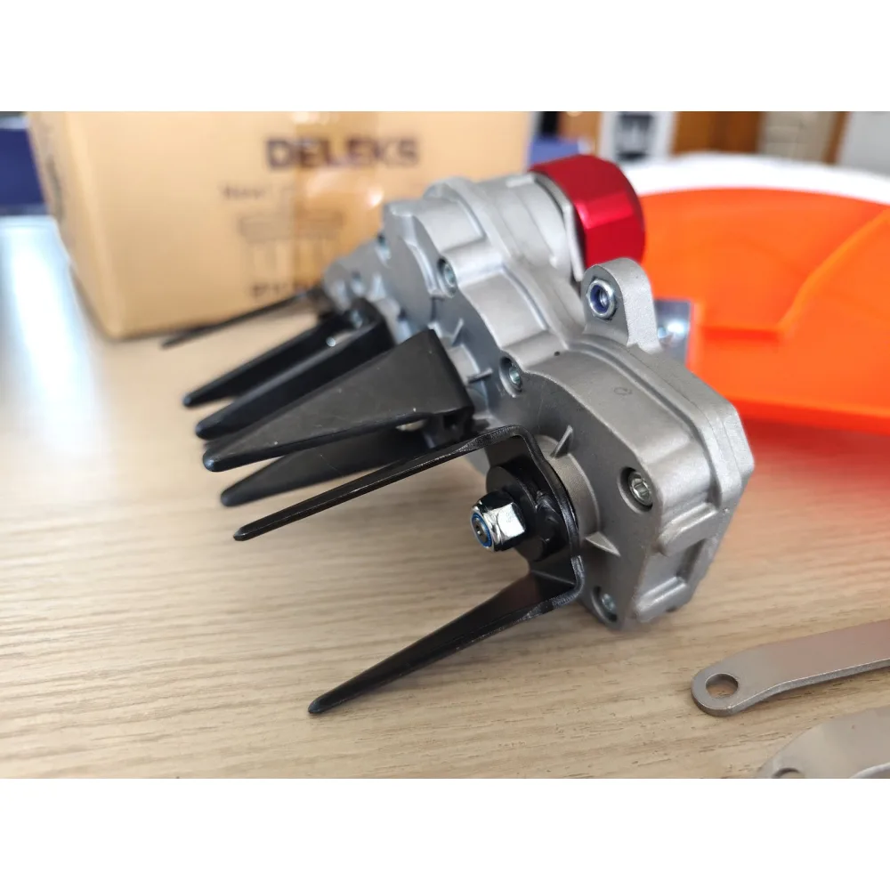 Kultivatorski nastavak za motornu kosu DELEKS KR4 – 20 cm — slika 7 od 12