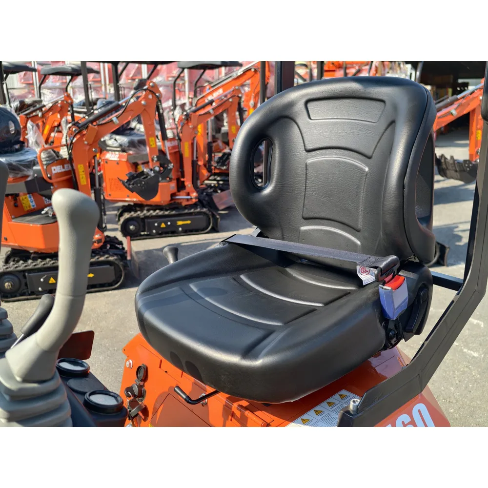 Mini bager DELEKS M60 – 0,65 t, benzinski motor Loncin — slika 14 od 15