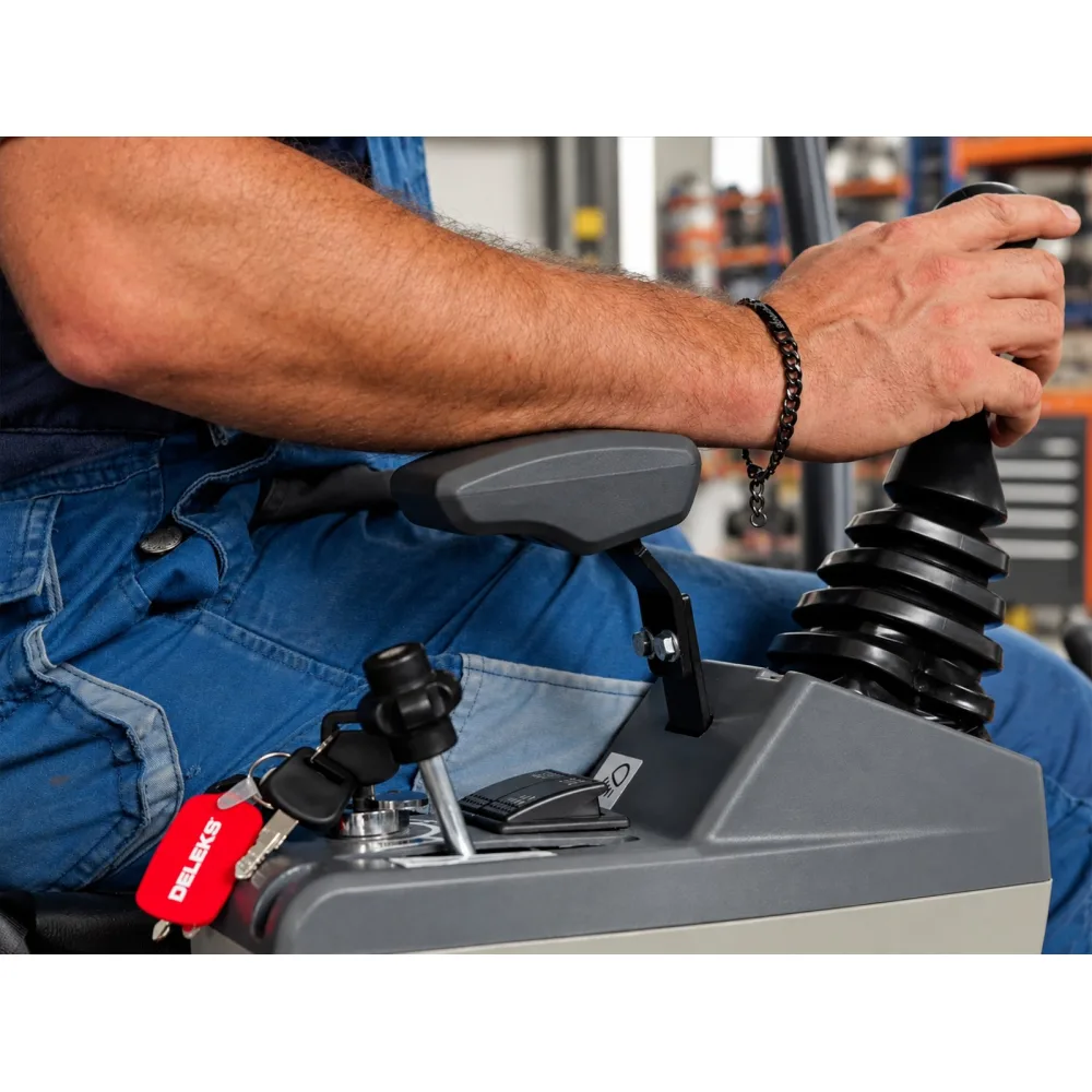 Mini bager DELEKS Z110 – 1,1 t, motor Koop ili Kubota — slika 12 od 15