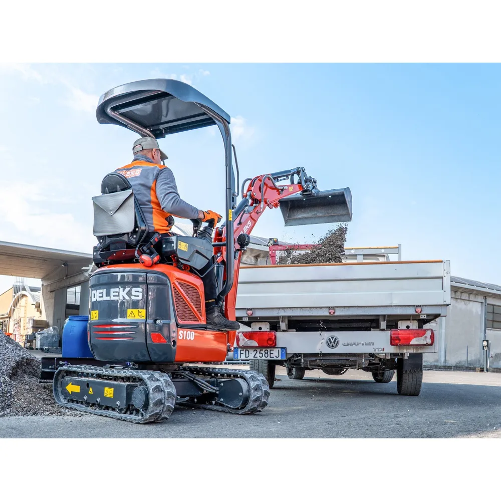 Mini bager DELEKS S100 – 1 t, dizelski motor Kubota, kompaktni stražnji dio (zero tail) — slika 13 od 15