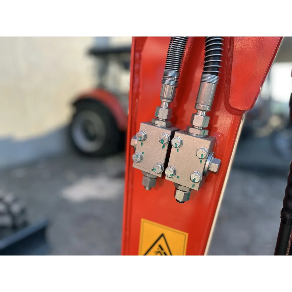 Mini bager DELEKS S280CK – 2,8 t, dizelski motor Kubota, kompaktni stražnji dio (zero tail), s kabinom — slika 14 od 15
