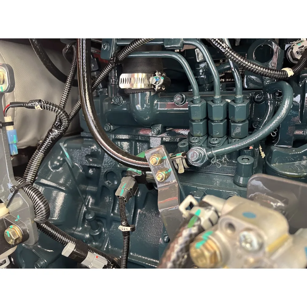 Mini bager DELEKS S280CK – 2,8 t, dizelski motor Kubota, kompaktni stražnji dio (zero tail), s kabinom — slika 10 od 15