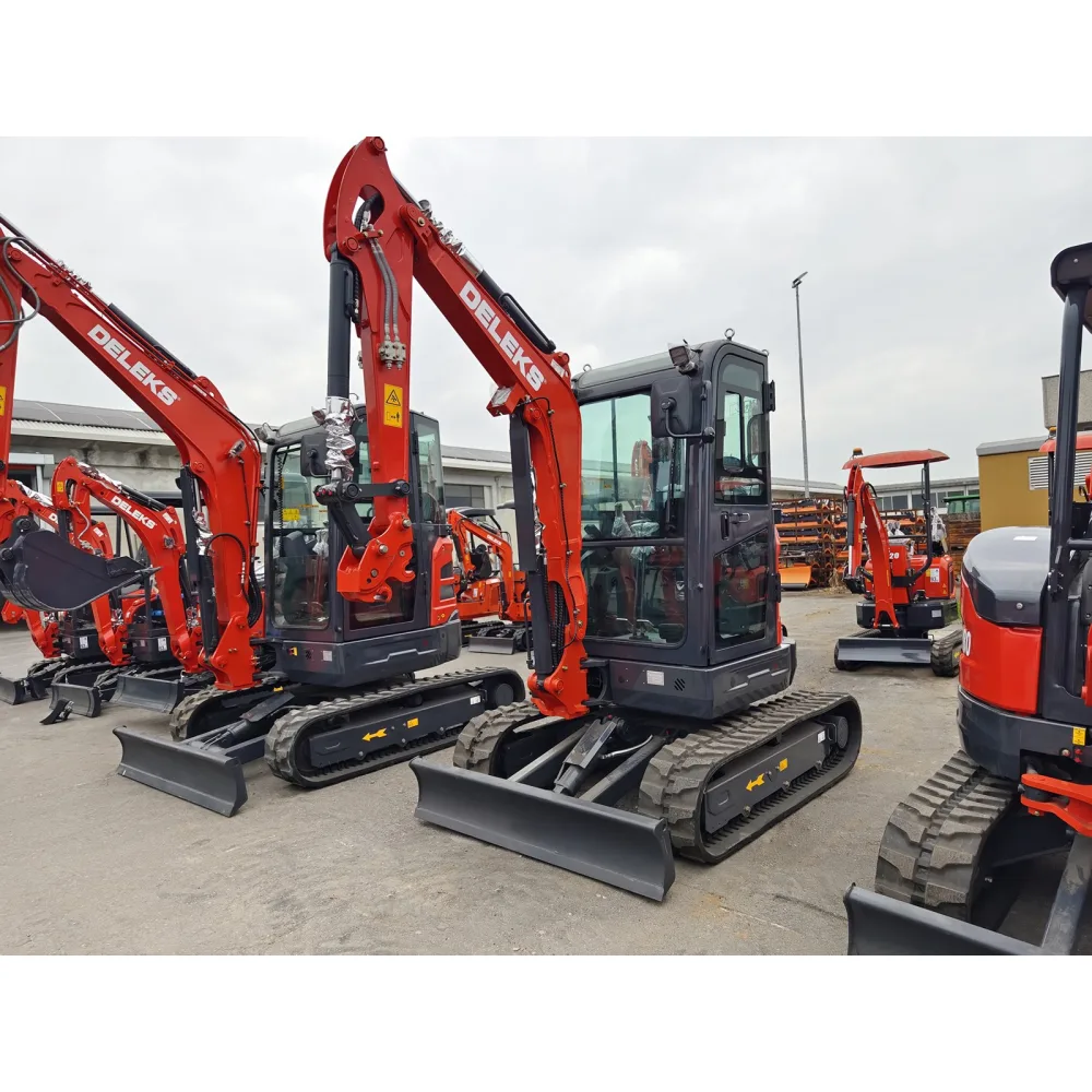 Mini bager DELEKS S280CK – 2,8 t, dizelski motor Kubota, kompaktni stražnji dio (zero tail), s kabinom — slika 6 od 15