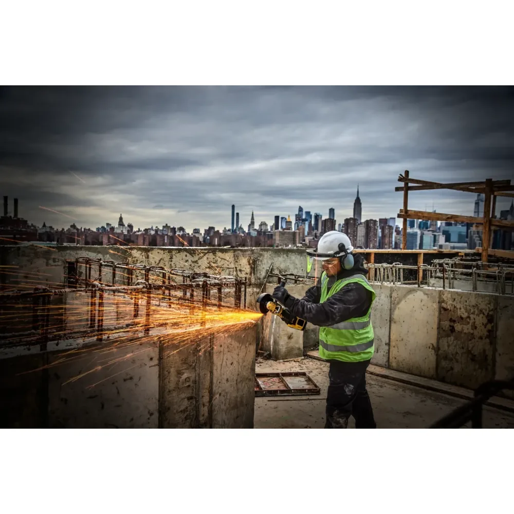 DeWalt aku kutna brusilica DCG405P2 18 V XR — 125 mm, 2 × 5,0 Ah — slika 4 od 7