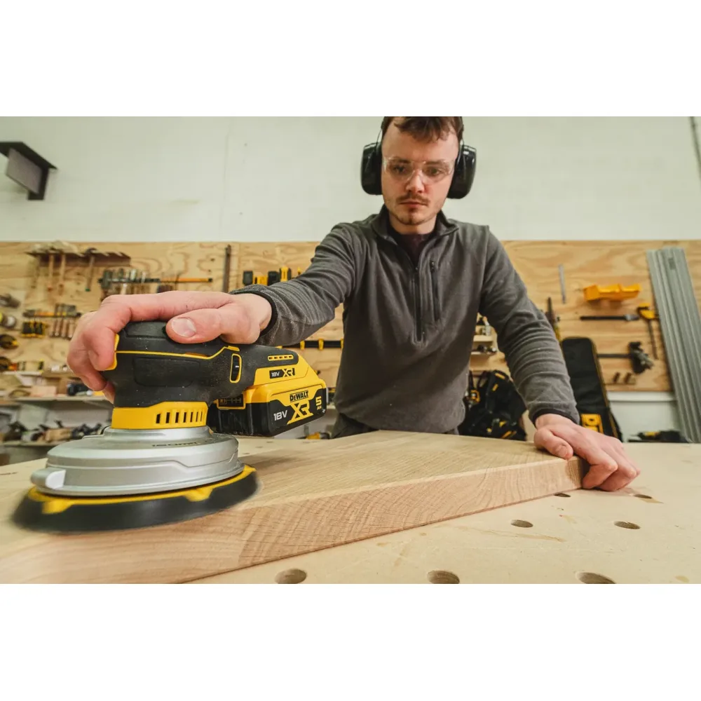 DeWalt aku ekscentrična brusilica DCW230NT 18 V XR — 150 mm, hod 5 mm, bez baterije, kovčeg — slika 5 od 8
