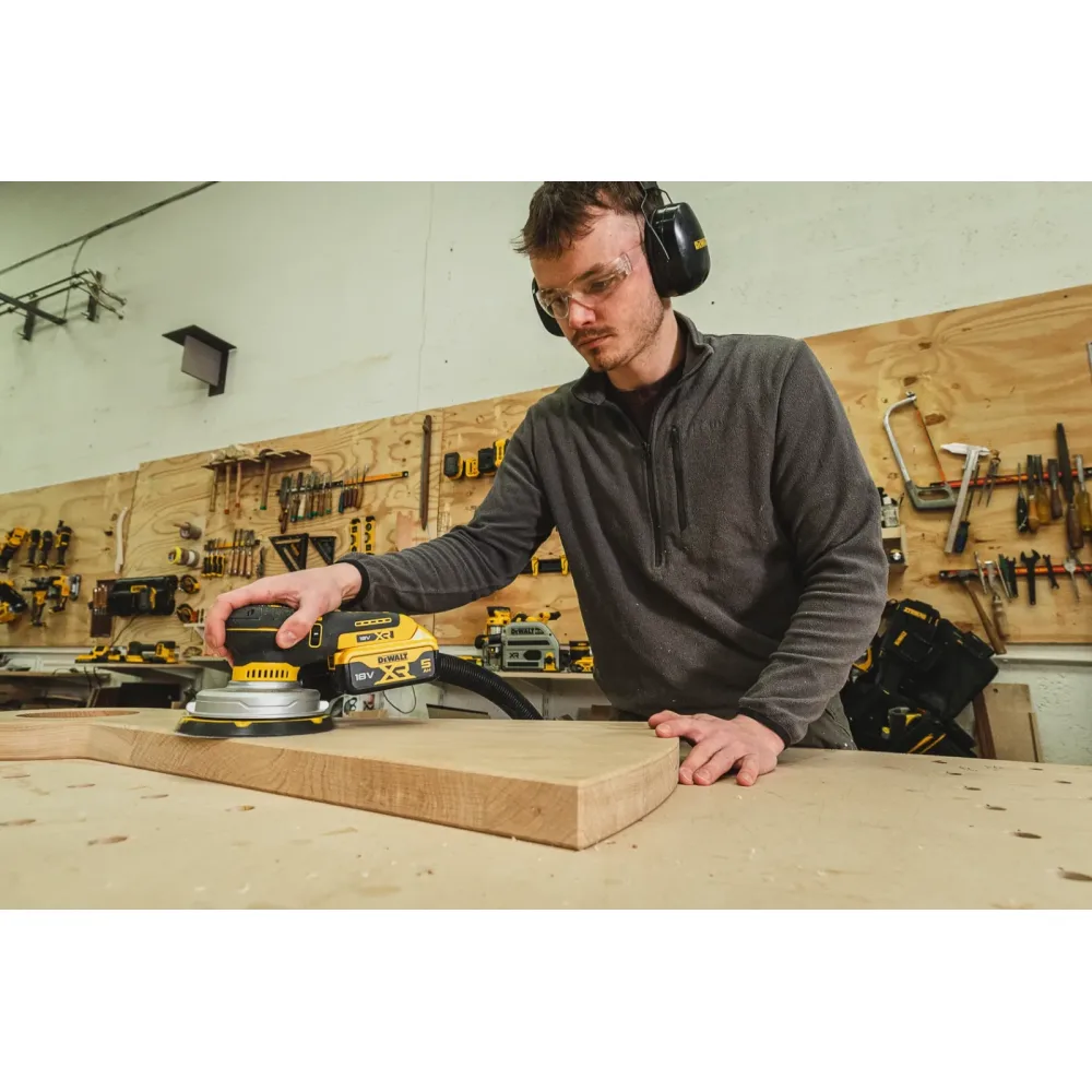 DeWalt aku ekscentrična brusilica DCW230NT 18 V XR — 150 mm, hod 5 mm, bez baterije, kovčeg — slika 4 od 8