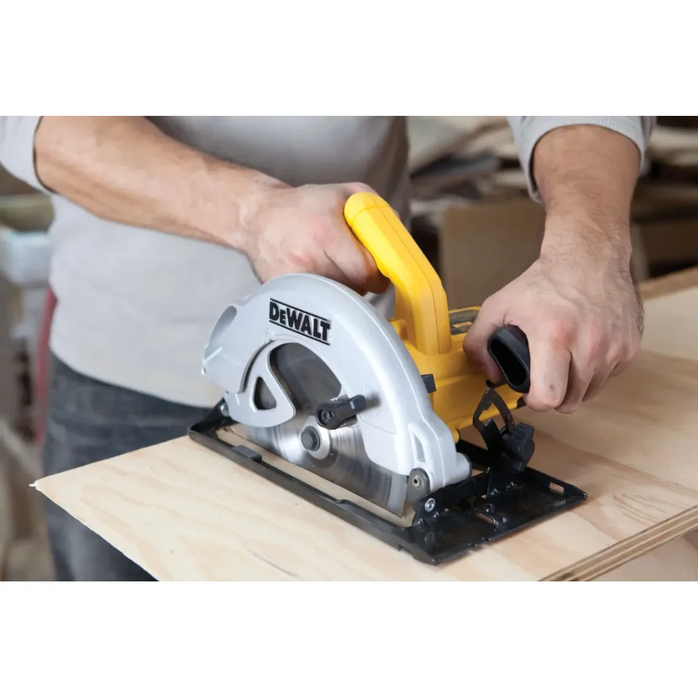 DeWalt ručna kružna pila DWE560 — 184 mm, 1350 W, dubina reza 65 mm — slika 6 od 8