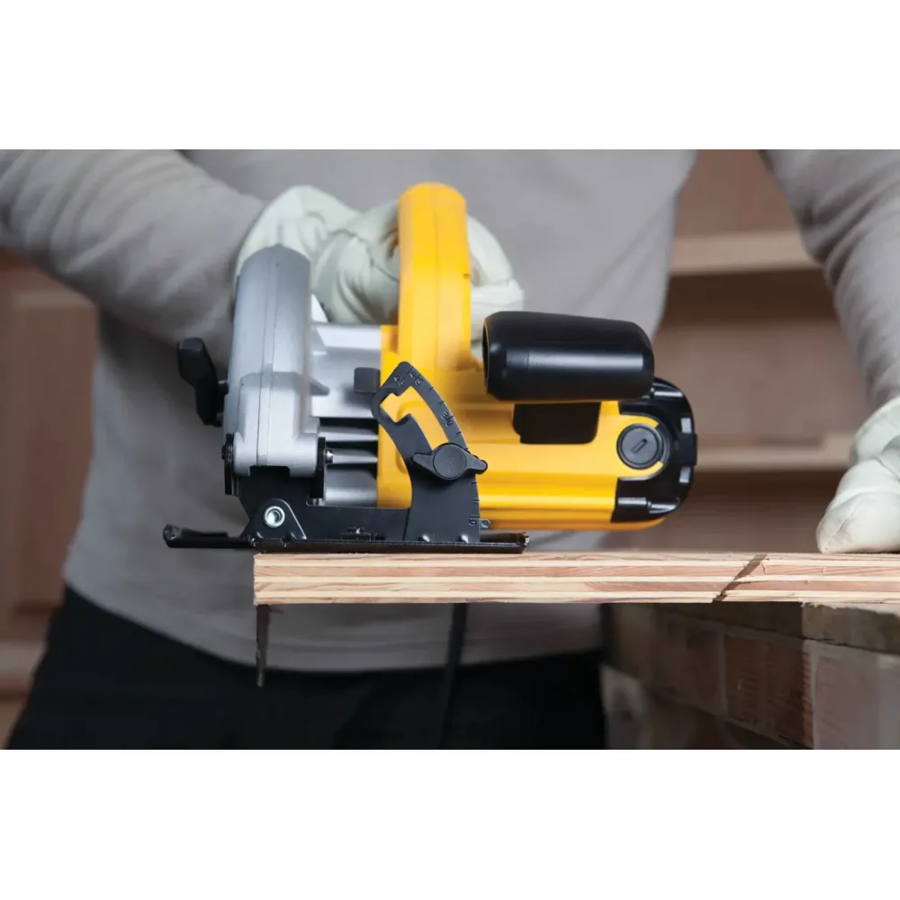 DeWalt ručna kružna pila DWE560 — 184 mm, 1350 W, dubina reza 65 mm — slika 7 od 8