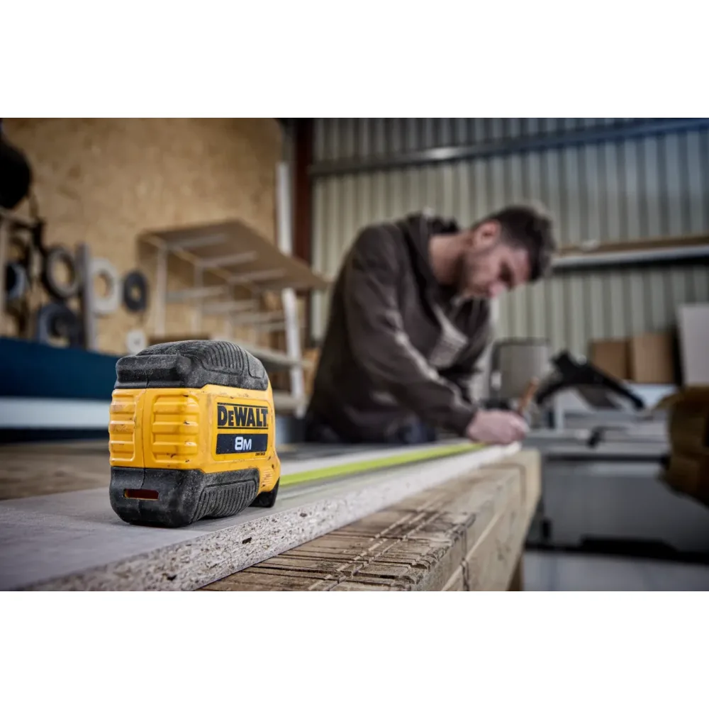 DeWalt metar Compact DWHT38128-0 — 8 m × 28 mm — slika 3 od 3